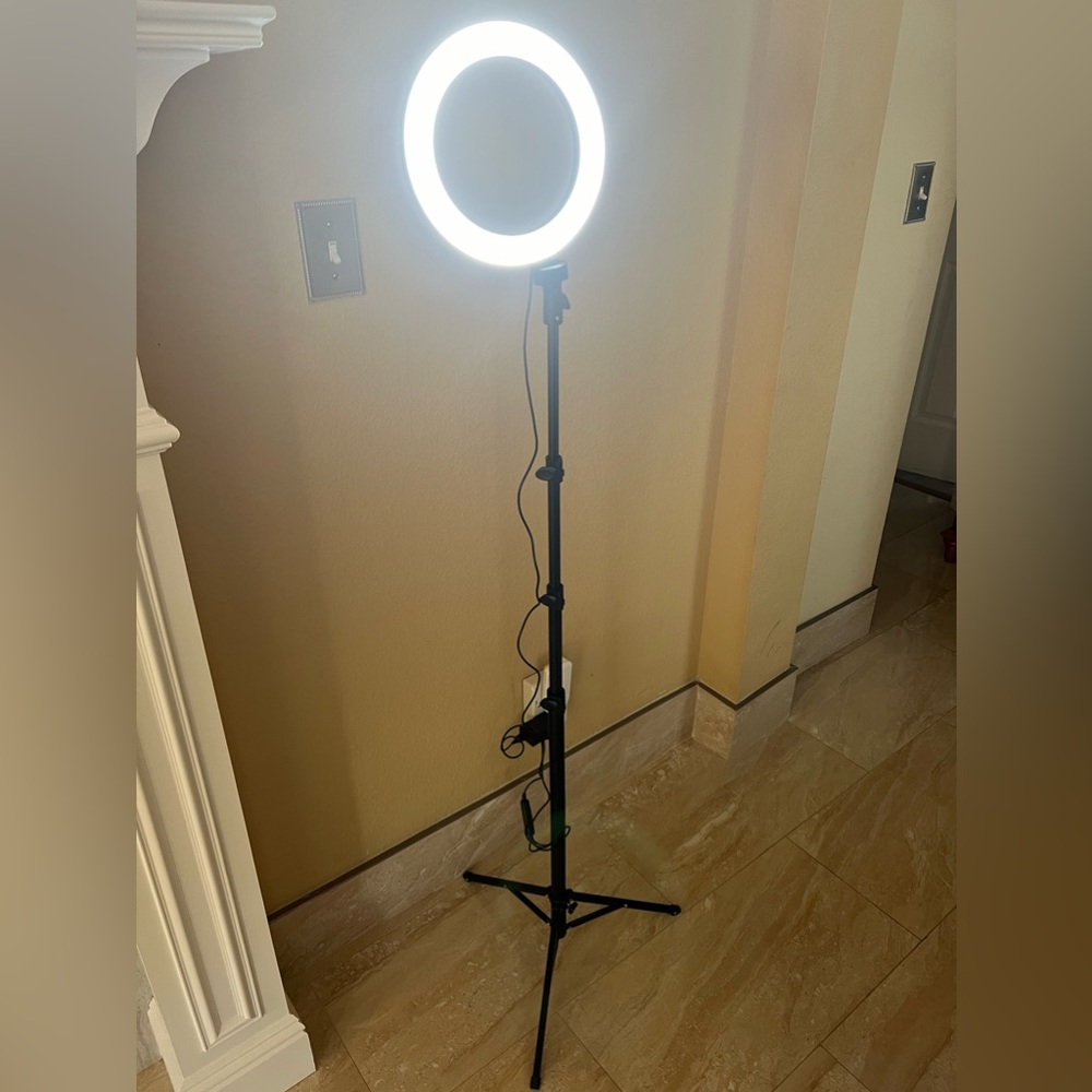 Ring Light Tripod stand with LED Circle Lights Halo Lighting for videos/pictures